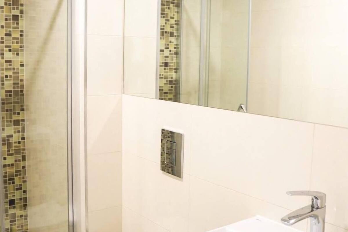 バスアメニティ (無料)、石鹸、シャンプー、トイレットペーパー