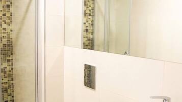 Gratis toiletartikelen, zeep, shampoo, toiletpapier