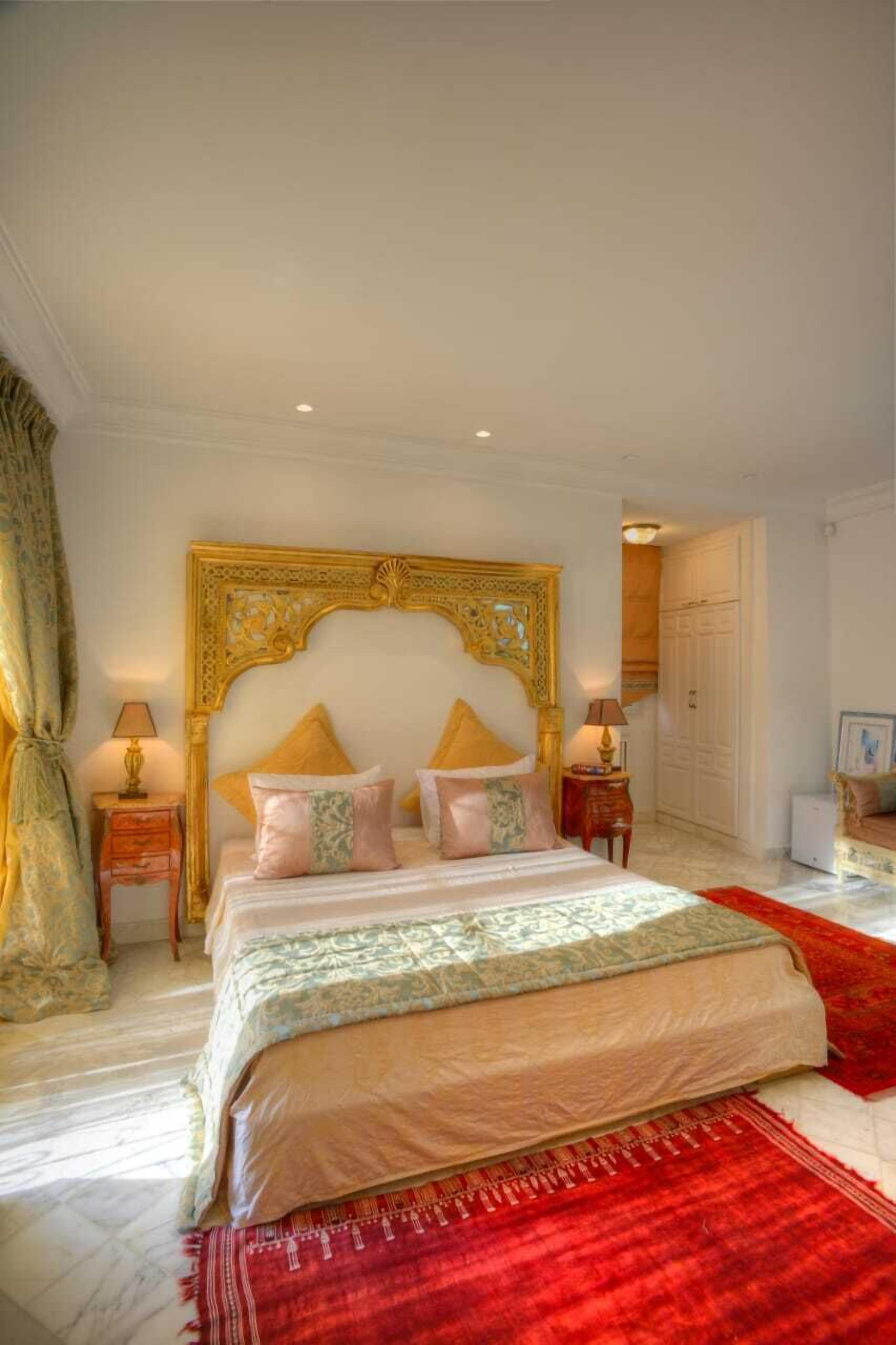 Deluxe House | Free WiFi