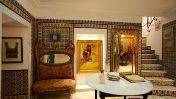 Maison Deluxe | Salon Exécutif