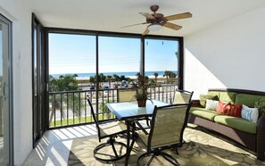 Outdoor dining - Siesta Key Gem 2 Bed 2 Bath Condo with Full Views Steps to Beach (Siesta Key)