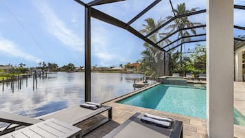 Piscine extérieure, piscine chauffée