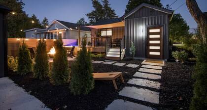 Oar House- Hot Tub, 12 Minutes to Crystal Mountain