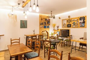 Free daily full breakfast - LOCANDIERA (Corfu)