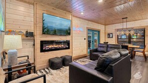 TV connectée, cheminée, vidéothèque