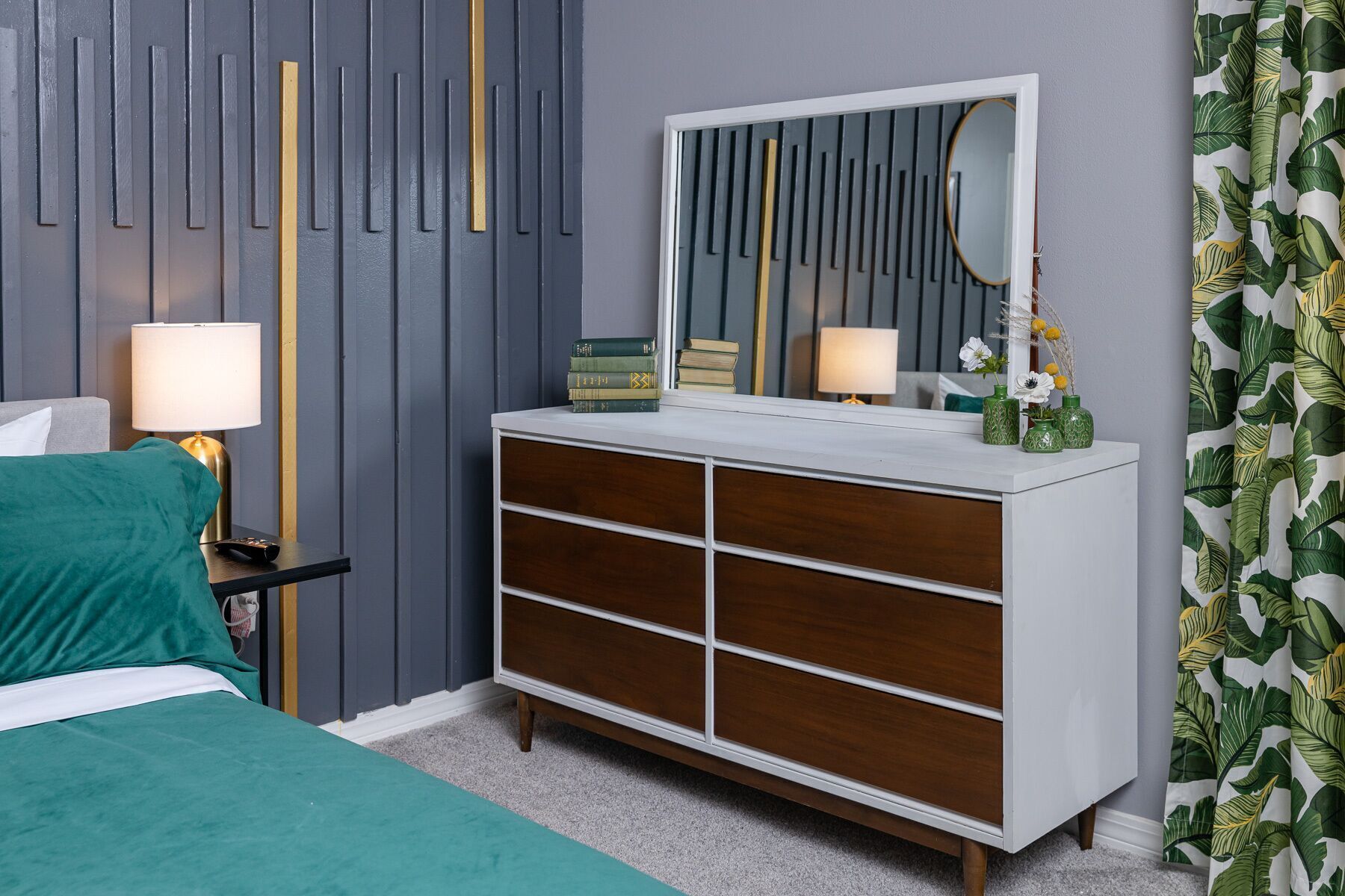 3 bedrooms, desk, iron/ironing board, travel crib