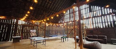 المنشأة من الداخل