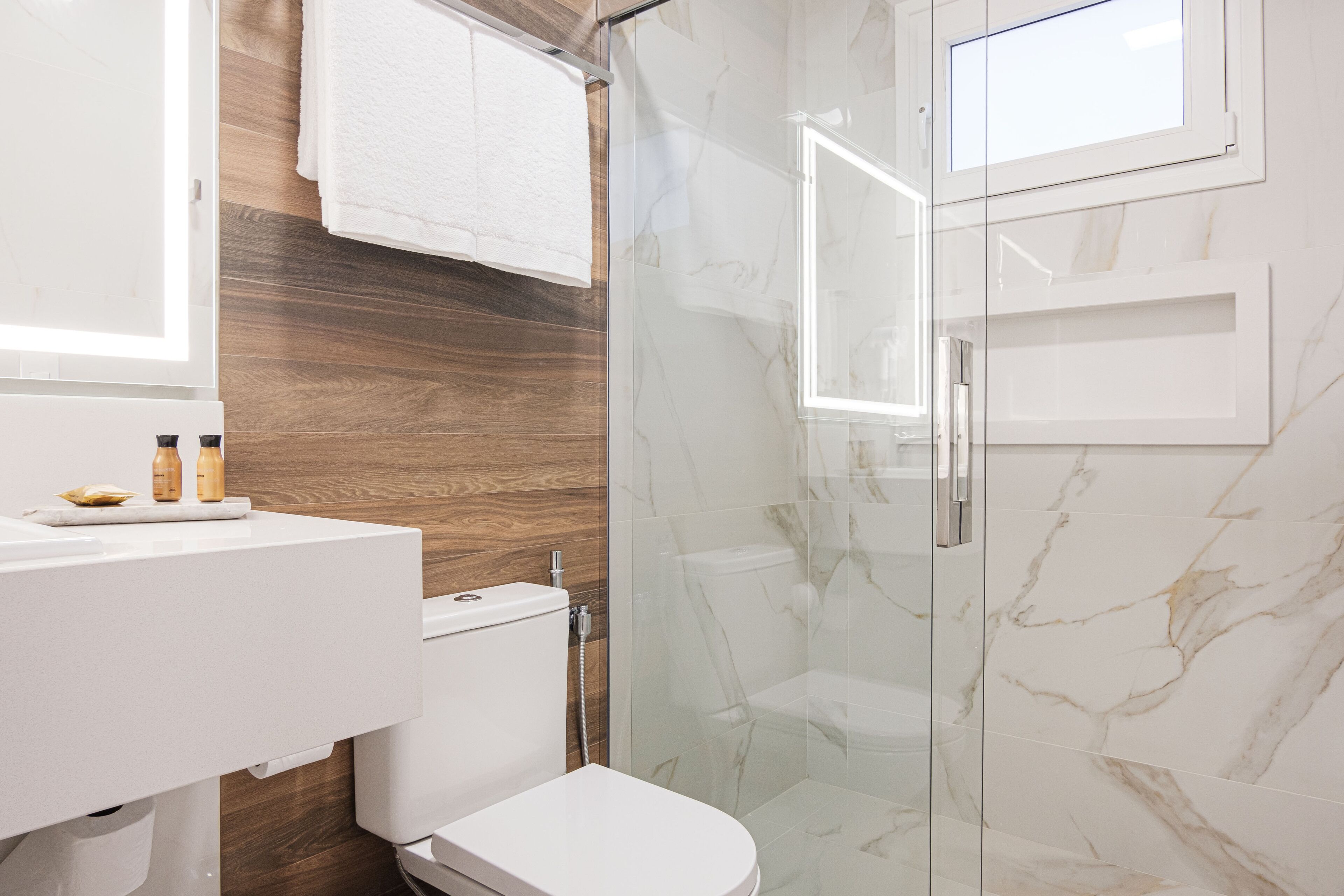 Shower, free toiletries, hair dryer, towels