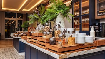 Ilmainen päivittäinen buffetaamiainen