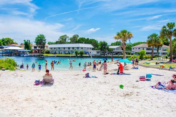 Beach - Private Crystal River Getaway Minutes to Springs! (Crystal River)