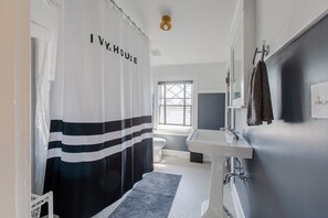 Hair dryer, towels