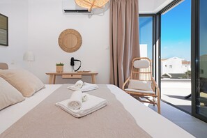 3 bedrooms, iron/ironing board, Internet, bed sheets