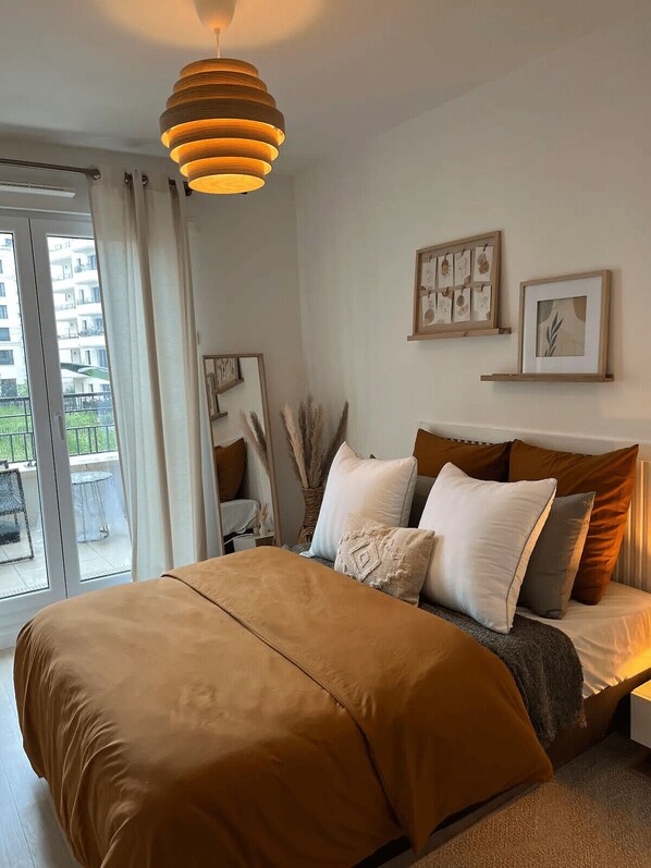 1 bedroom, iron/ironing board, bed sheets