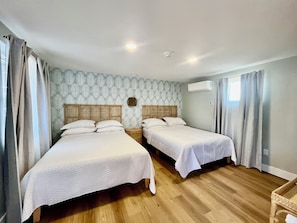 Comfort Double Room, 2 Queen Beds, Non Smoking, Pets allowed