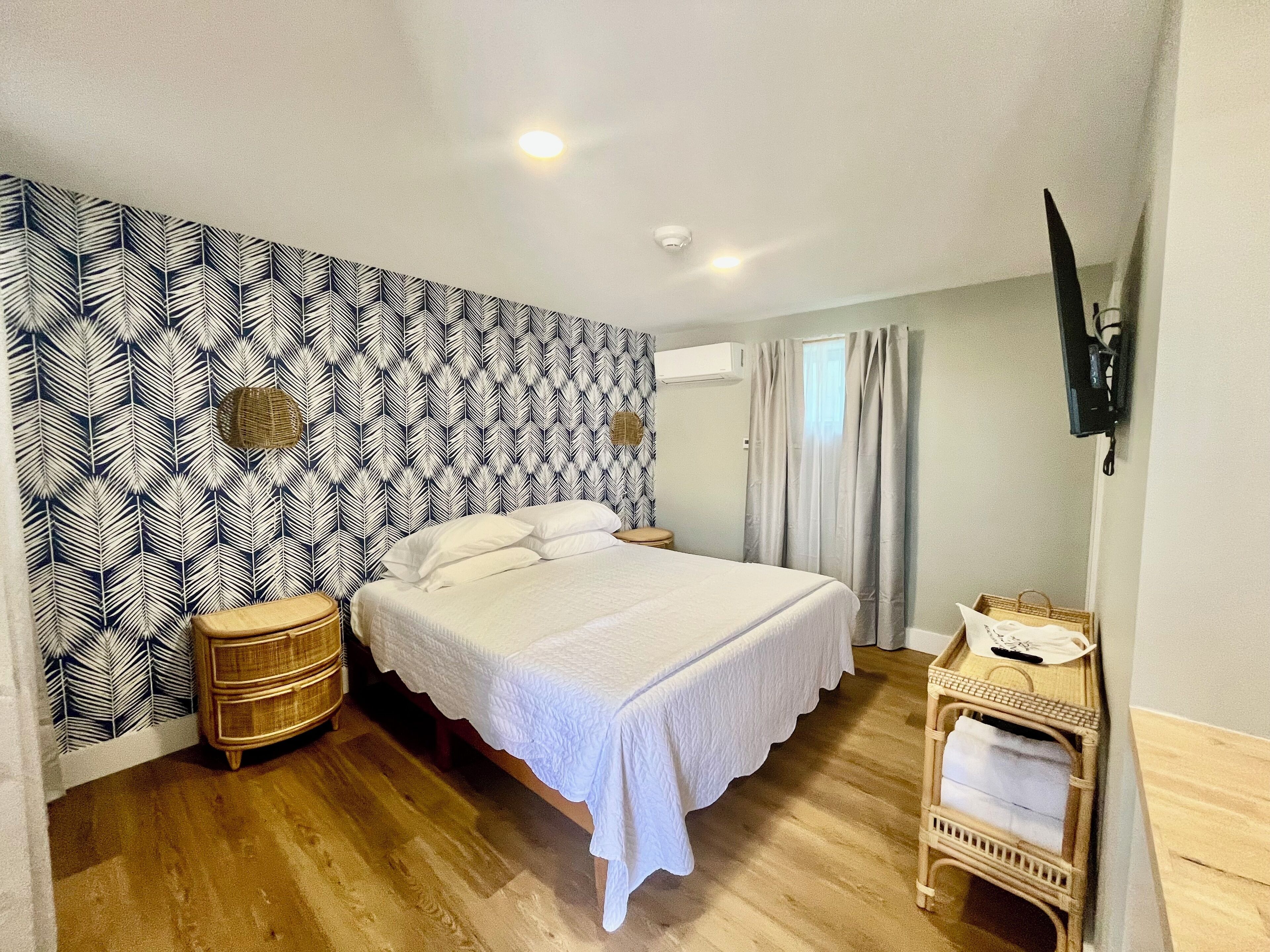 Chambre Simple, 1 très grand lit, non-fumeurs, animaux de compagnie acceptés | Rideaux occultants, Wi-Fi gratuit