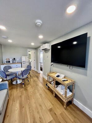 Family Suite, 2 Bedrooms, Non Smoking, Pets allowed | Living area - Carolina Beach Motel (Carolina Beach)