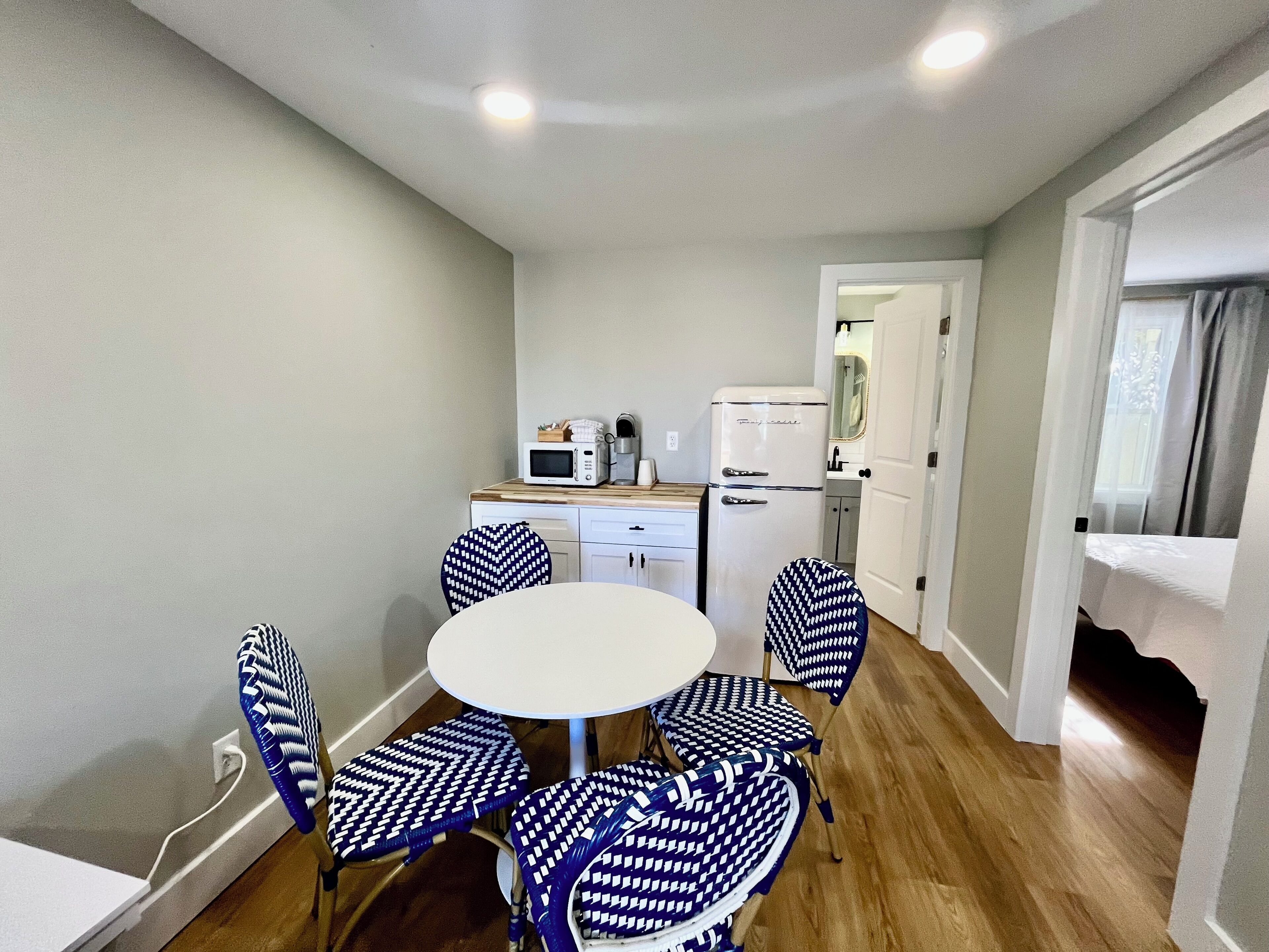 Family Suite, 2 Bedrooms, Non Smoking, Pets Allowed | Living area