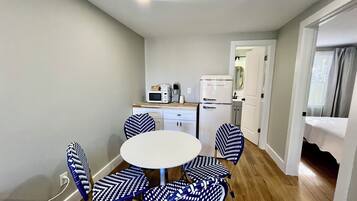 Family Suite, 2 Bedrooms, Non Smoking, Pets Allowed | Living area