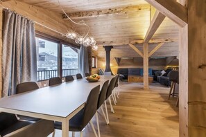 Dining - Chalet, 50m from resort center, balcony, fireplace or stove, tv, ski locker, 221m², La Clusaz (La Clusaz)