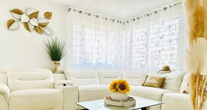 Villa Casa di Mare in Isabela 5-bedroom Private Pool 5 minutes to Jobos Beach