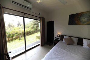 Luxury Triple Room, Balcony