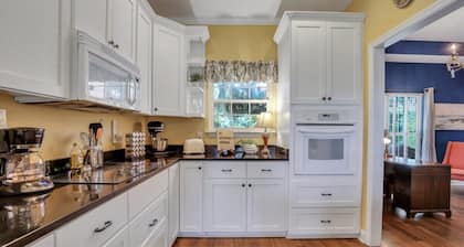 Low Country Living-Deep water dock, Gorgeous views