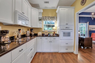 Low Country Living-Deep water dock, Gorgeous views