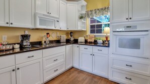 Private kitchen - Low Country Living-Deep water dock, Gorgeous views (Midway)