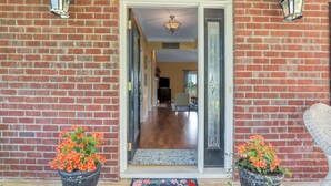 Exterior detail - Low Country Living-Deep water dock, Gorgeous views (Midway)