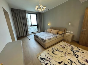 1 slaapkamer, een strijkplank/strijkijzer, wifi