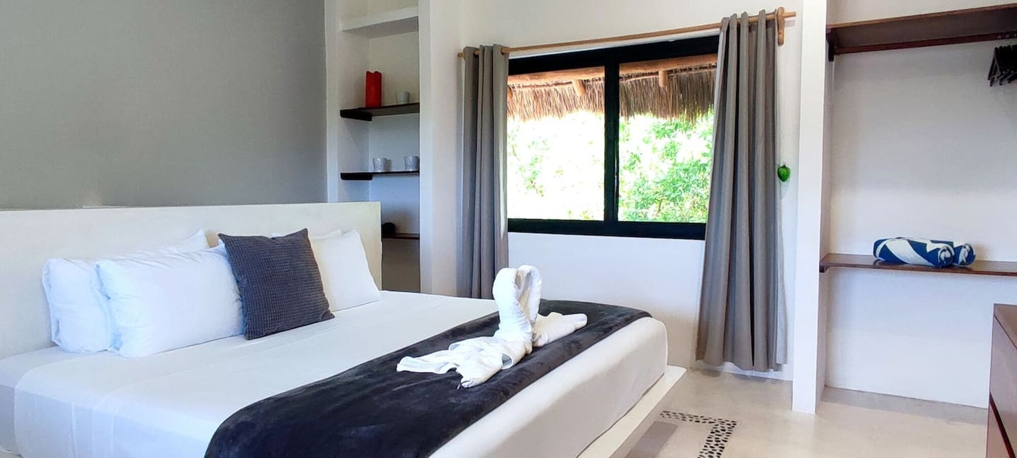 2 Schlafzimmer, Zimmersafe, Schreibtisch, Bügeleisen/Bügelbrett