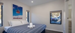 5 chambres, fer et planche à repasser, draps fournis