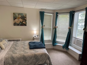 3 chambres, fer et planche à repasser, Wi-Fi, draps fournis