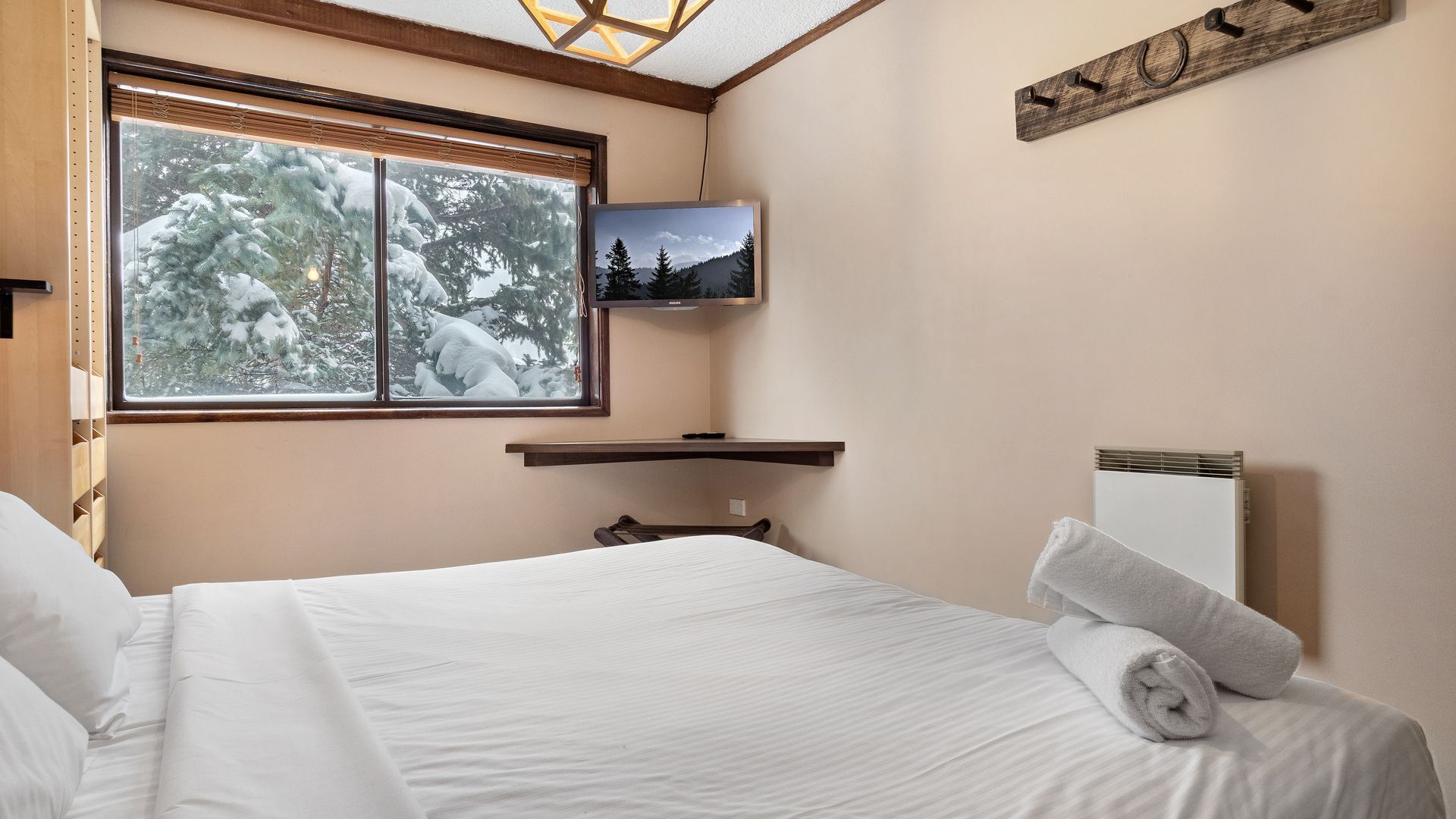 2 habitaciones, tabla de planchar con plancha y wifi gratis 