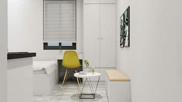 Monolocale Deluxe | Bagno | Doccia, set di cortesia gratuito, asciugacapelli, pantofole