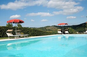 Pool - Farmhouse in Tuscany - La Ginestra
(Tuscany)