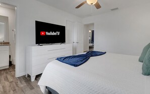 4 camere, una scrivania, ferro/asse da stiro, culla da viaggio