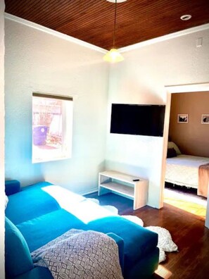 1 chambre, bureau, fer et planche à repasser, Wi-Fi gratuit