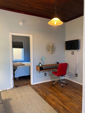 1 bedroom, desk, iron/ironing board, free WiFi