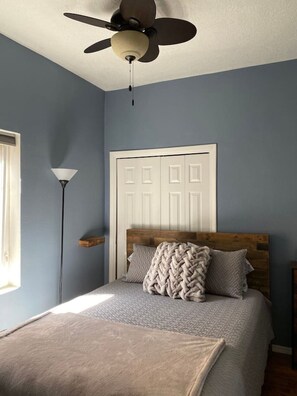 1 Schlafzimmer, Schreibtisch, Bügeleisen/Bügelbrett, kostenloses WLAN