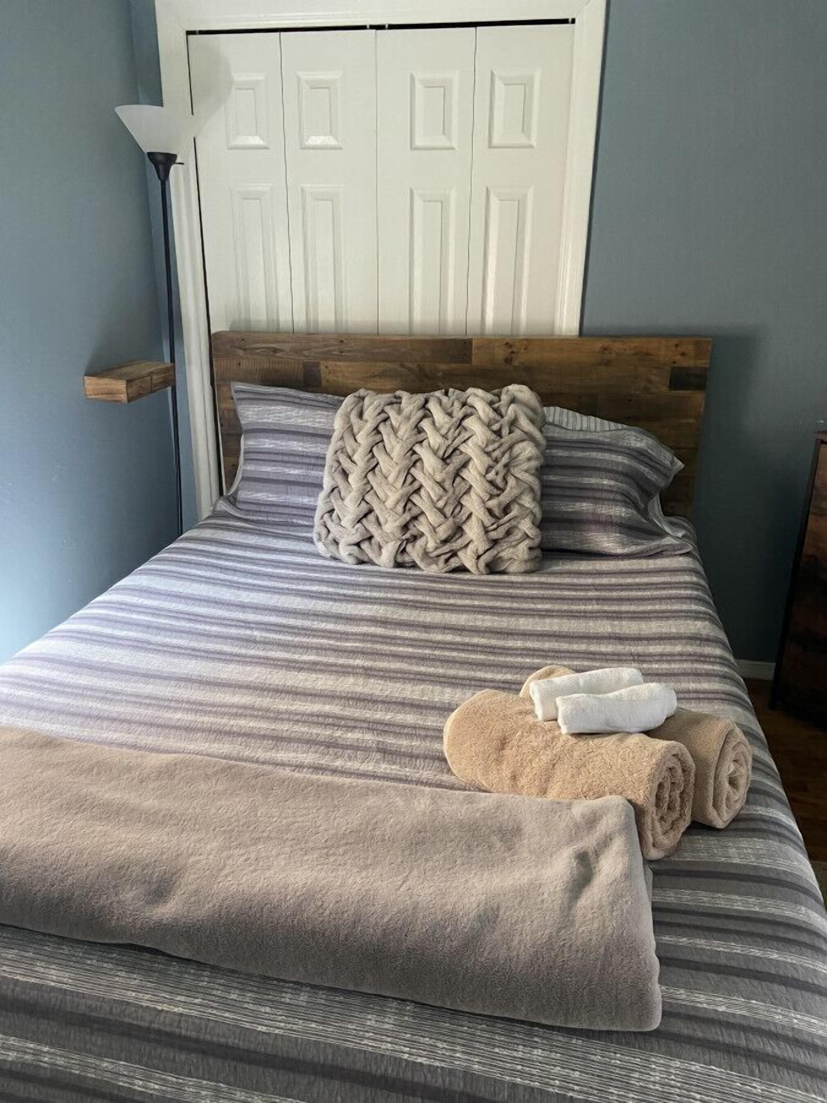 1 slaapkamer, een bureau, een strijkplank/strijkijzer, gratis wifi