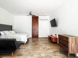 1 bedroom, in-room safe, iron/ironing board, free WiFi
