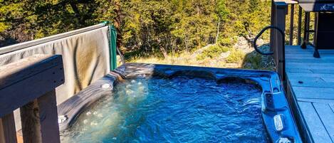 Bañera de hidromasaje al aire libre