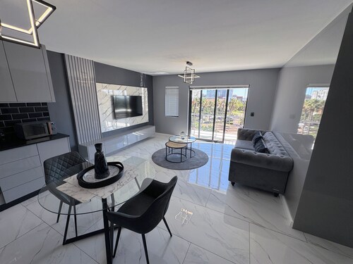 Knightsbridge Luxury Apartments Century City by Vvip Bookings 