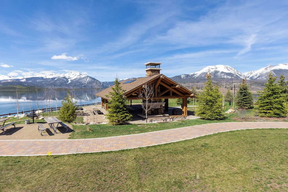 East Bay Condos #111 By Summit County Mountain Retreats