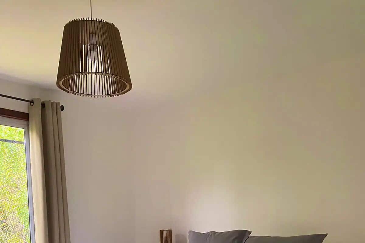Ropa de cama de alta calidad, cubrecamas, wifi gratis y ropa de cama