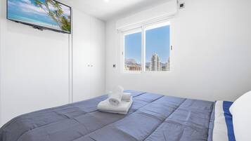 2 bedrooms, iron/ironing board, WiFi, bed sheets