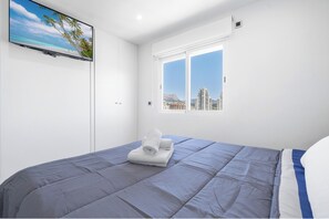 2 chambres, fer et planche à repasser, Wi-Fi, draps fournis