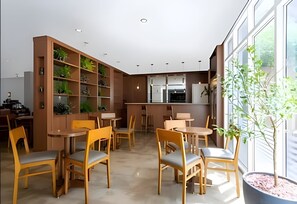 Apartment | Dining