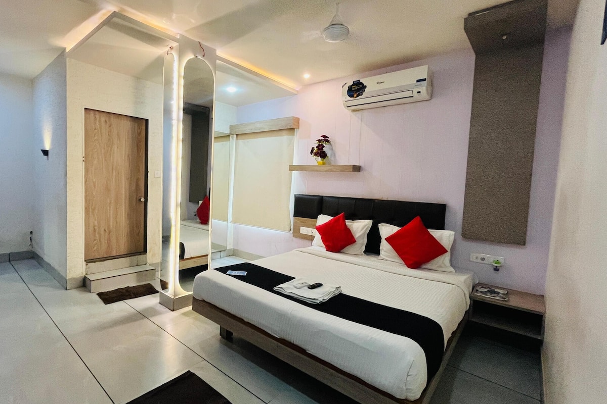 Comfort Double Room | Desk, WiFi (free)